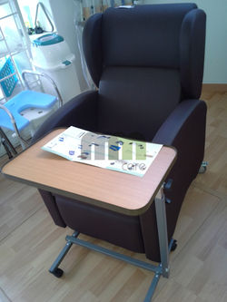 Sofá relax com inclinação rodado