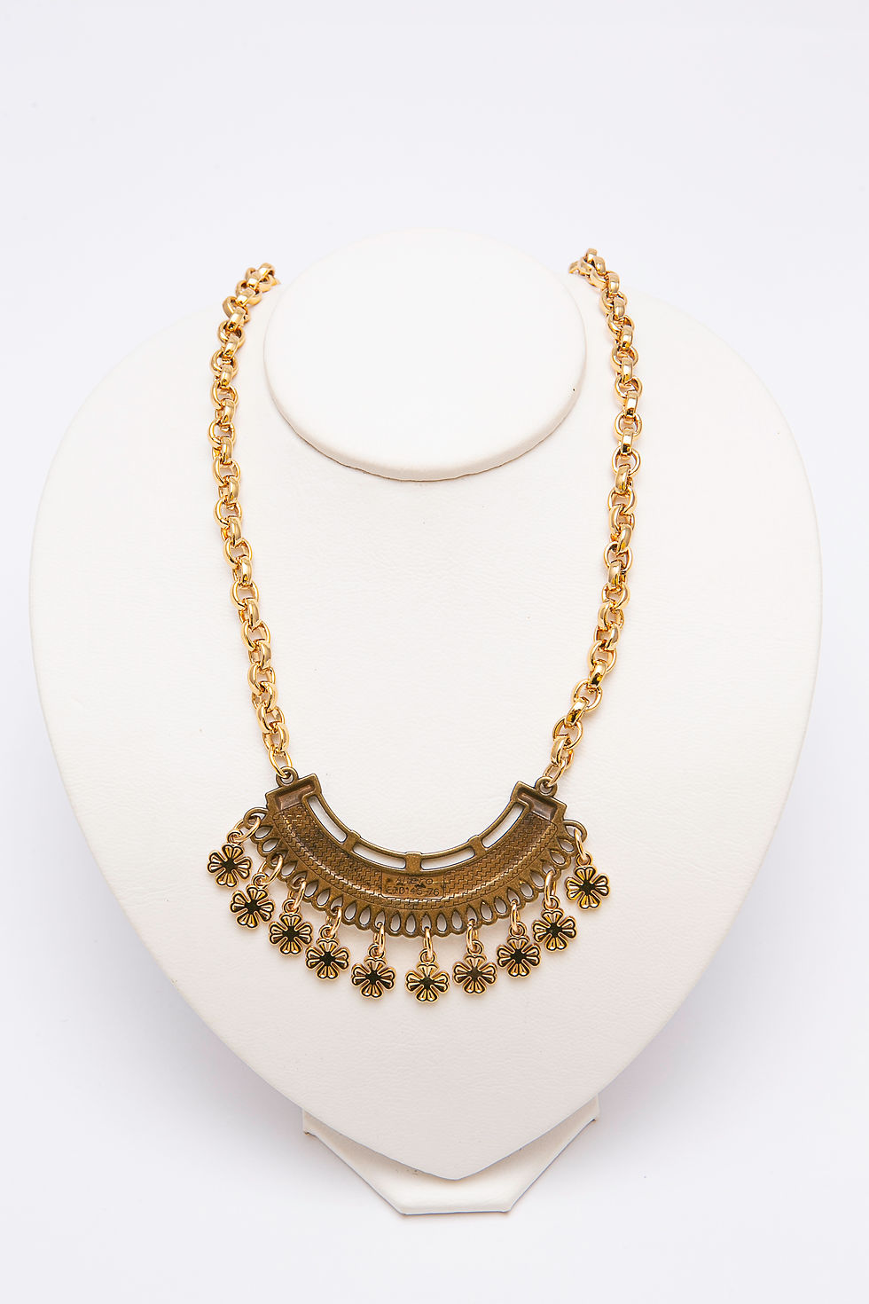 Colar em metal dourado e ouro velho