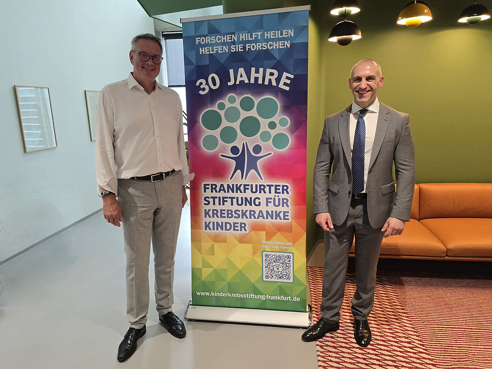 Zwei Männer in einem Büro