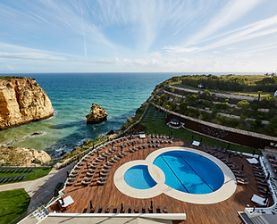 Tivoli_Carvoeiro_Algarve_Resort_Pool_View_Cliffs_And_Ocean_View.jpg