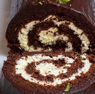 Rocambole de chocolate com limão