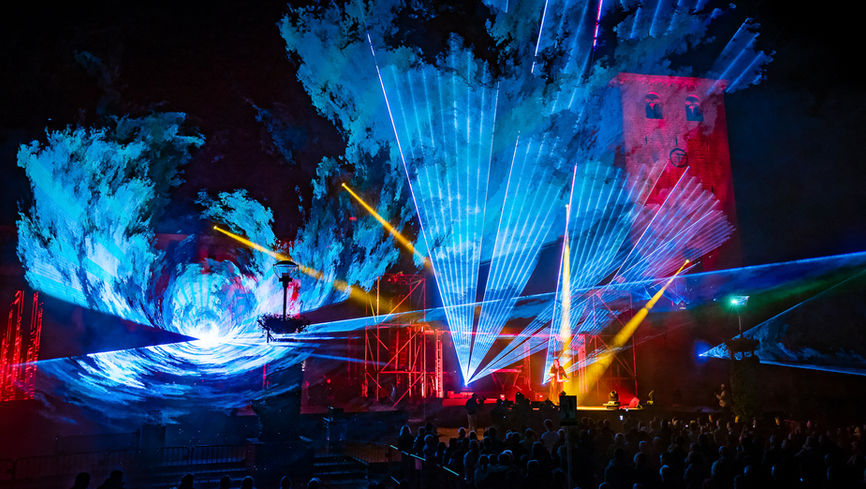 Concert Sons et Lumières pour la réouverture de la collégiale à Ciney après travaux par Eric Bettens