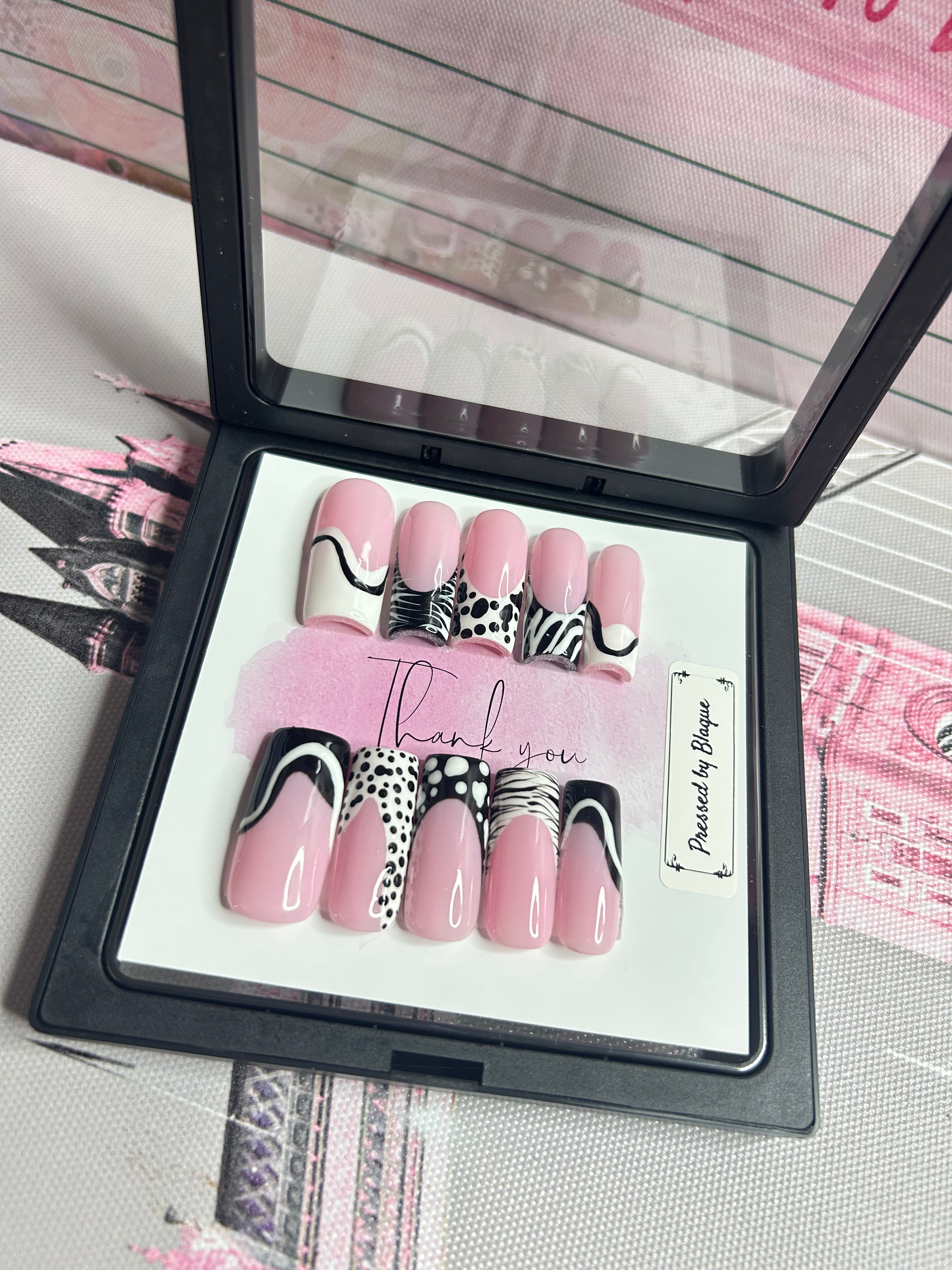 Black & White abstract press on nails 