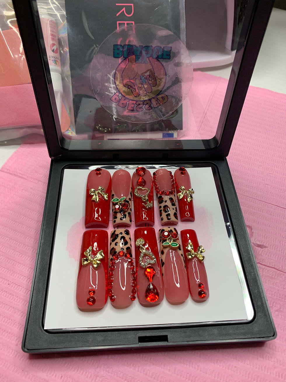 Thumbnail: XL Red & Cheetah Print Valentine’s Day Press-On Nails 