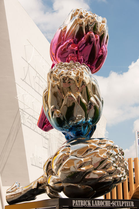 Patrick Laroche exhibition of his contemporary Vegetables sculpture: giant colorful artichokes at the Universal Exposition in Milano for the French Pavilion