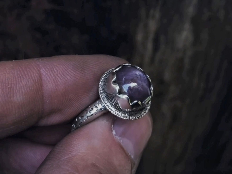 - Solitude of Heart Amulet -