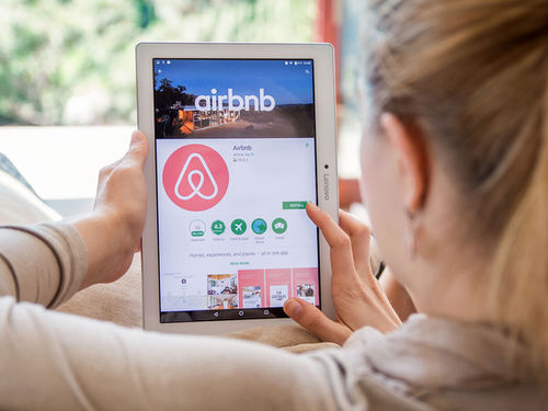 Advantages and disadvantages of Airbnb stays for business travellers