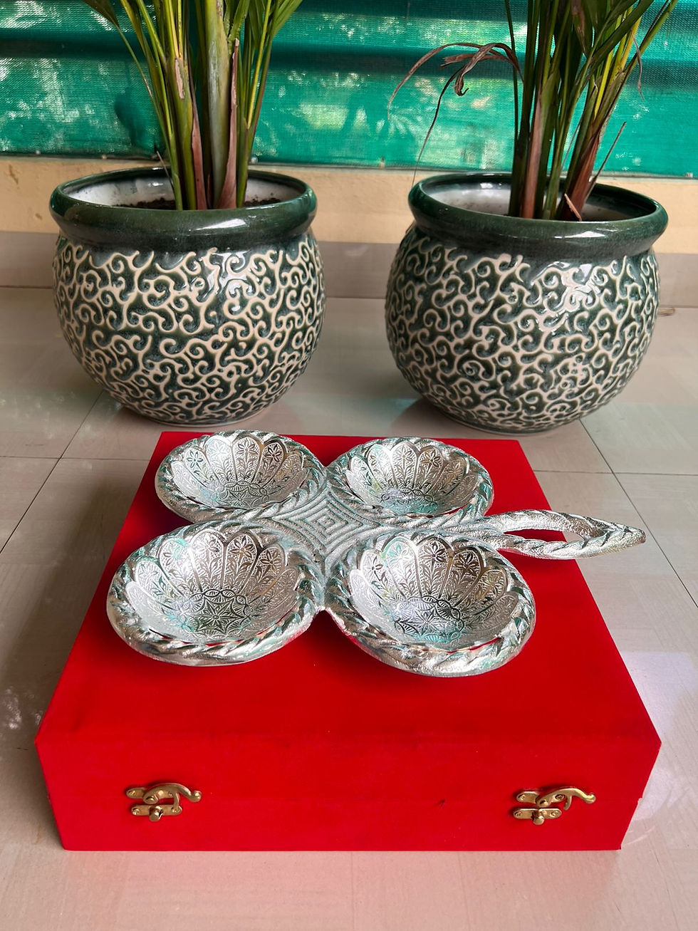 Thumbnail: Designer platter with bowls Golden-silver