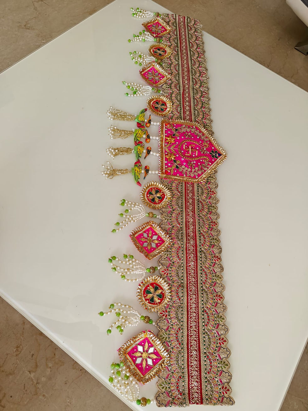 Thumbnail: broad border