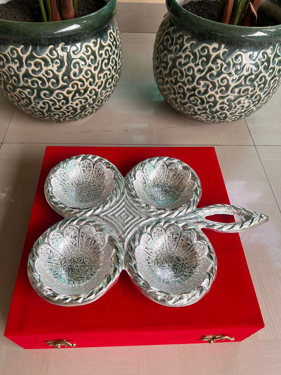 Thumbnail: Designer platter with bowls Golden-silver