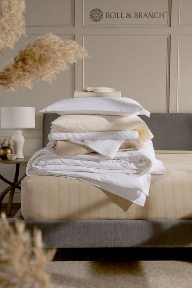 03072022_Set1_ECKLUND_Natural_SignatureHemmed_SheetSet_Lighting3_Stack_L1_2.jpg