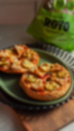 JalapeƱo Hot Honey Pizza Bagels