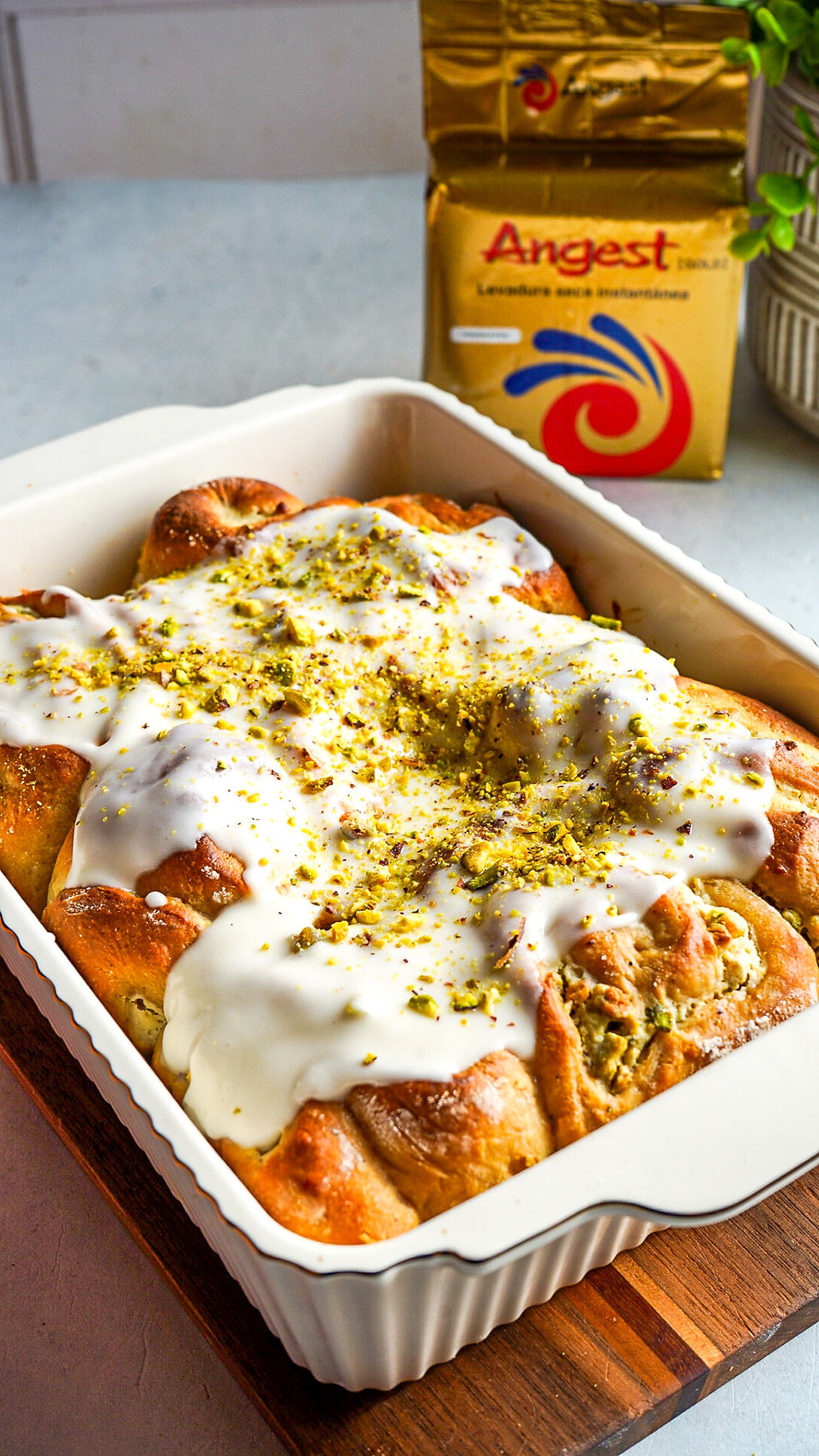 Pistachio Chai Sweet Rolls