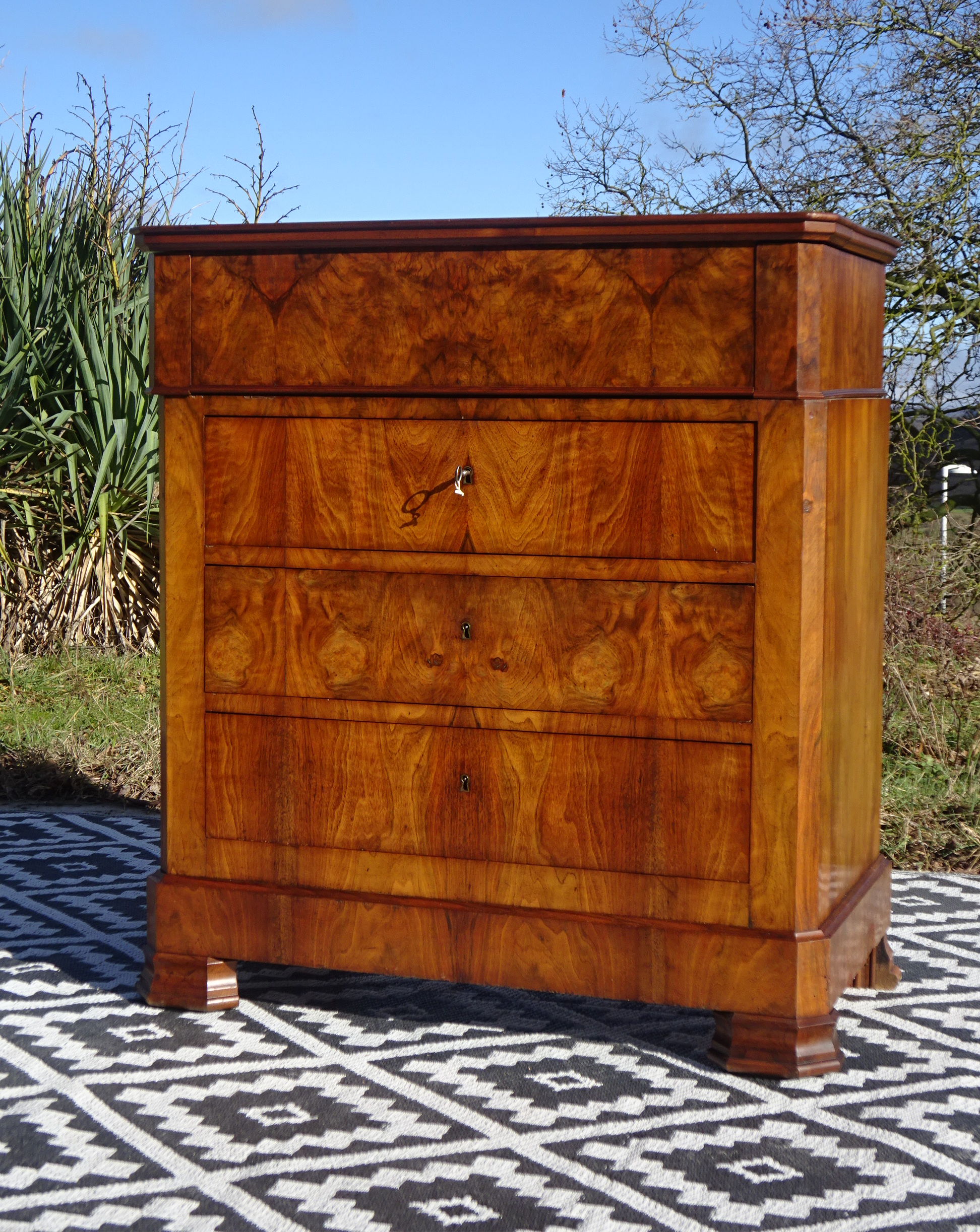 Commode de toilette à système en chemin de fer Louis Philippe