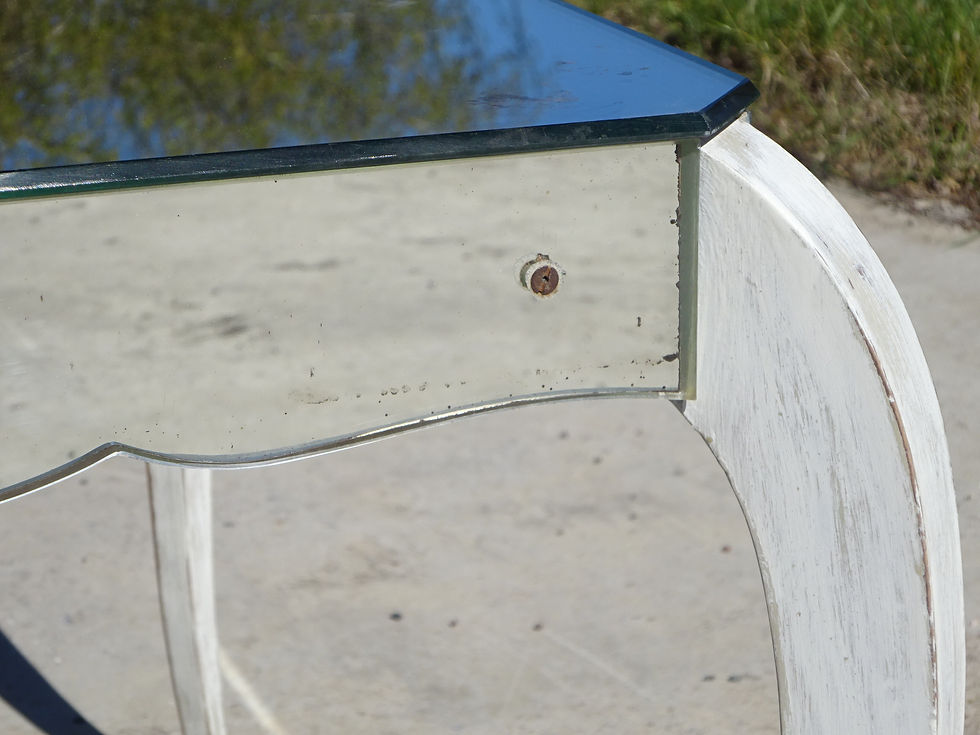 Miniature : Table de salon en verre miroir, bords polis et biseauté, 1950s