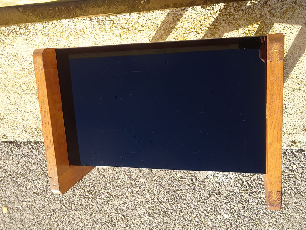 Miniature : Chevet vintage aux pieds compas, vue de dessus, plateau en verre noir