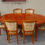 Miniature : Elégante table ovale, présentation avec chaises assorties