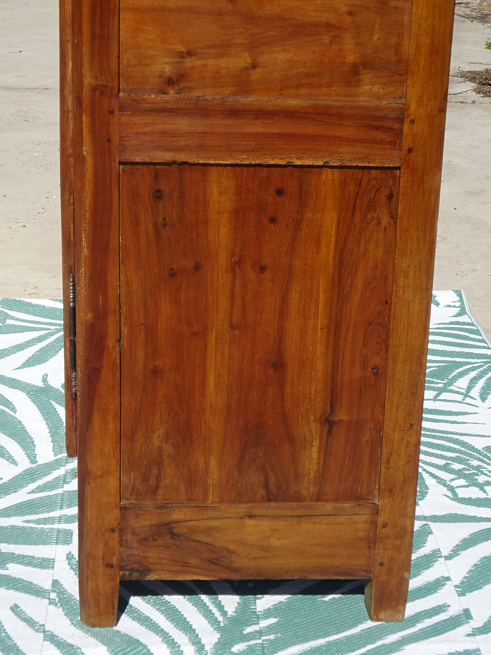 Miniature : Ancienne armoire Louis Philippe en noyer clair, belle patine du temps