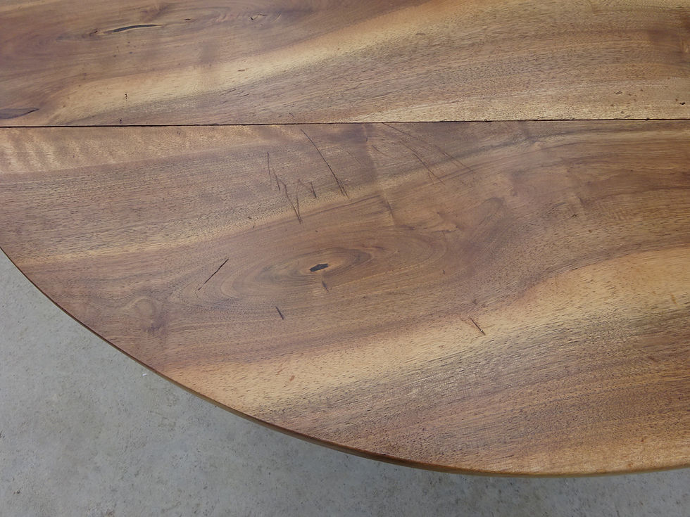 Miniature : Table ronde, ancienne en noyer massif