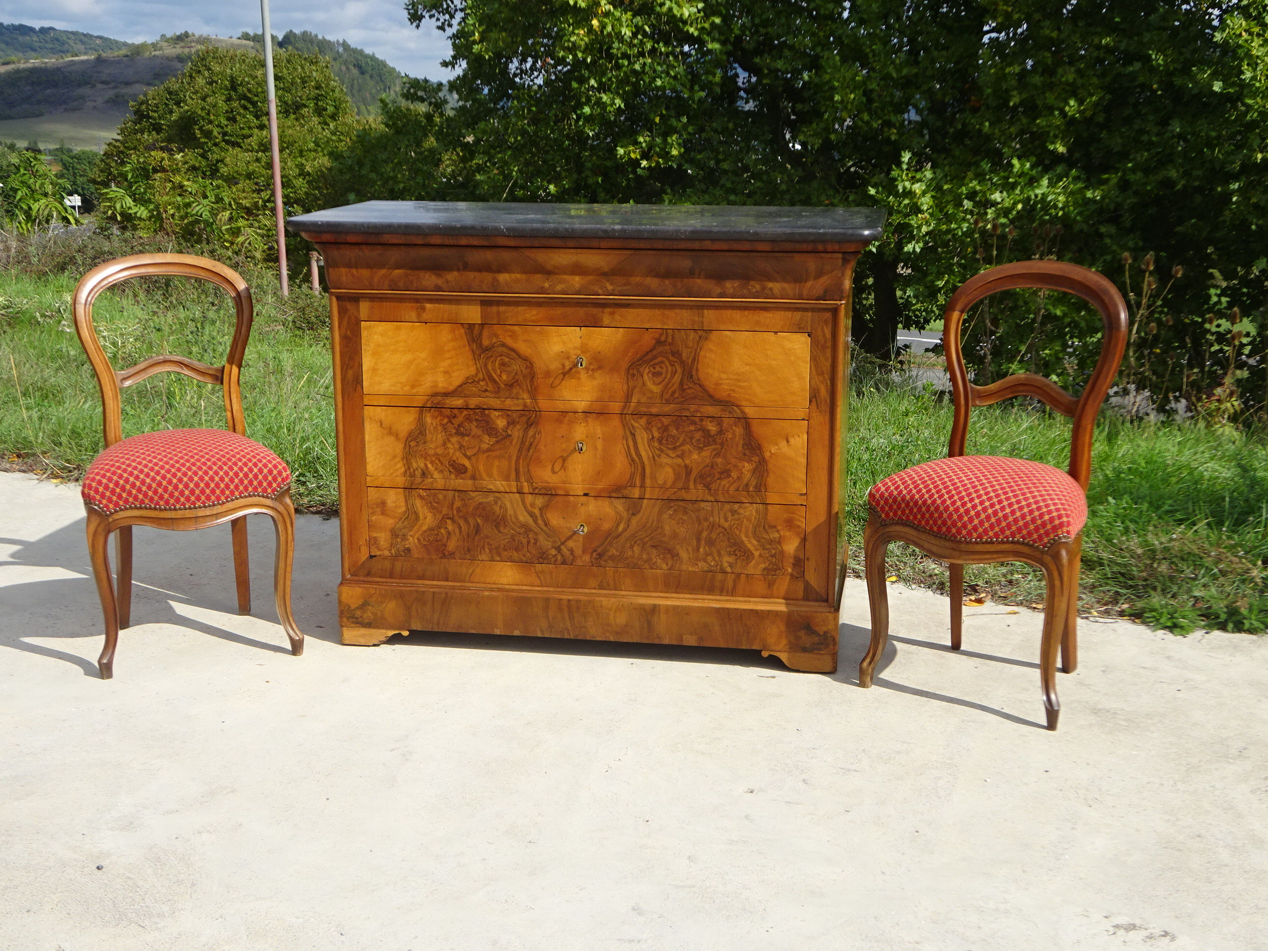 Commode Louis Philippe avec plan marbre noir