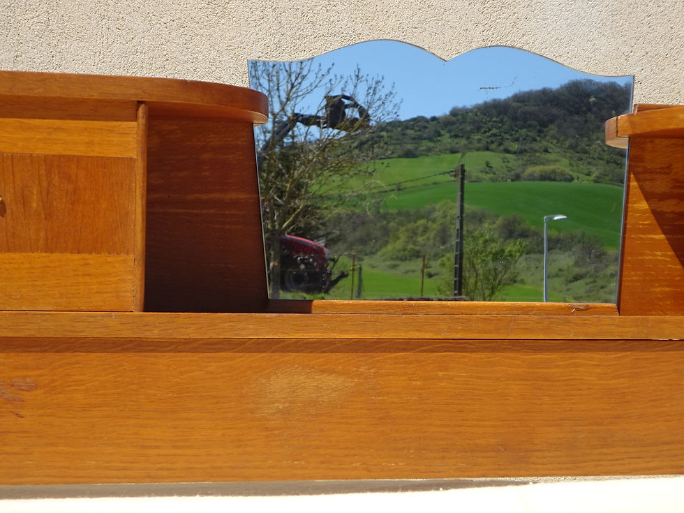 Miniature : cosy avec miroir moustache