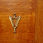 Miniature : insert en laiton doré, épi de blé sur porte de buffet vintage