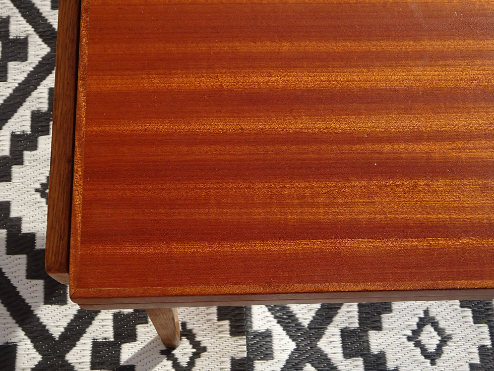 Miniature : Table vintage, plateau en palissandre vue de dessus