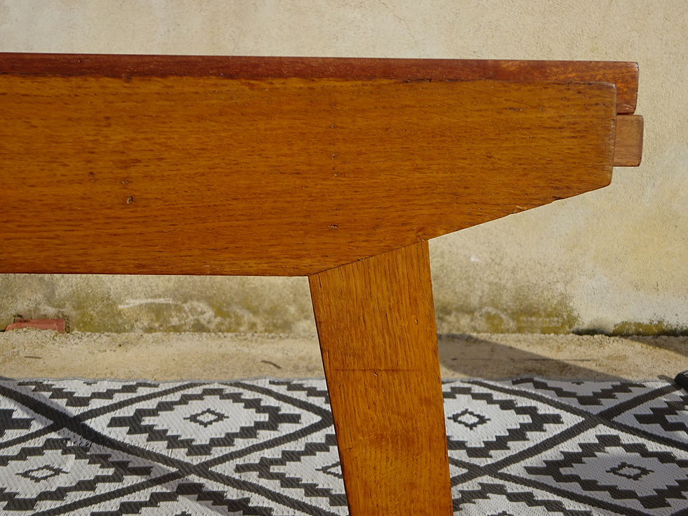 Miniature : Table scandinave vue de profil