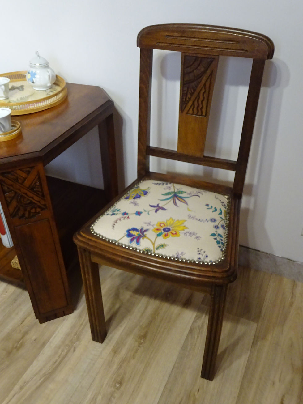 Miniature : Chaises Art déco, assises en tissus colorés bleu et jaune