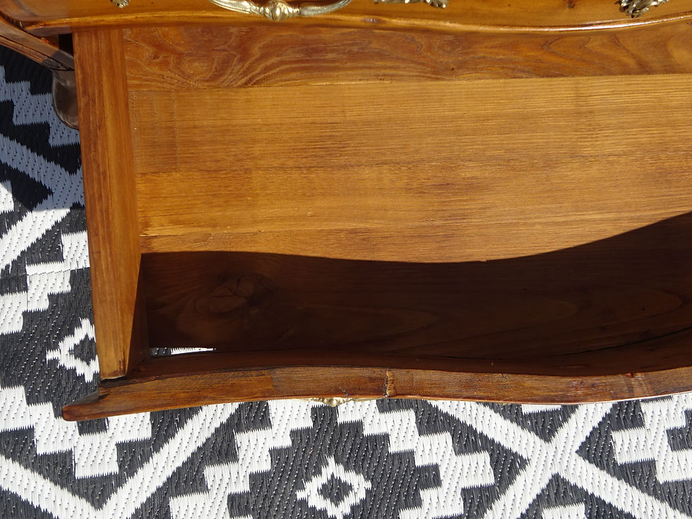 Miniature : Commode Louis XV, tiroirs en bois massif, pouvant supporter du poids