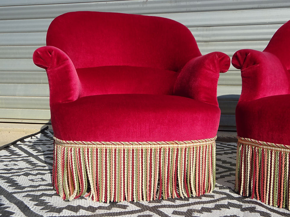 Miniature : Fauteuil crapaud ancien, structure bois, garniture sur ressorts