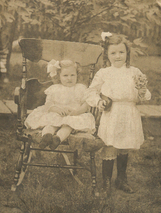 Jeanette-&-LeEttie.gif