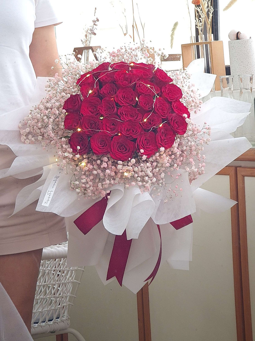 Thumbnail: Will you be mine (31 Red Roses+Baby's Breath)
