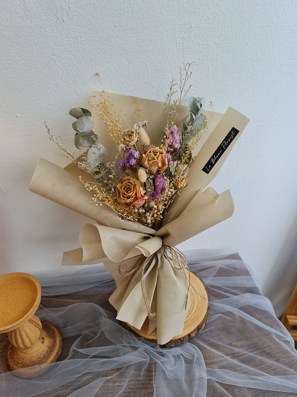 Thumbnail: Trial Class - Petite Dried Bouquet Workshop (Min 2 Pax)