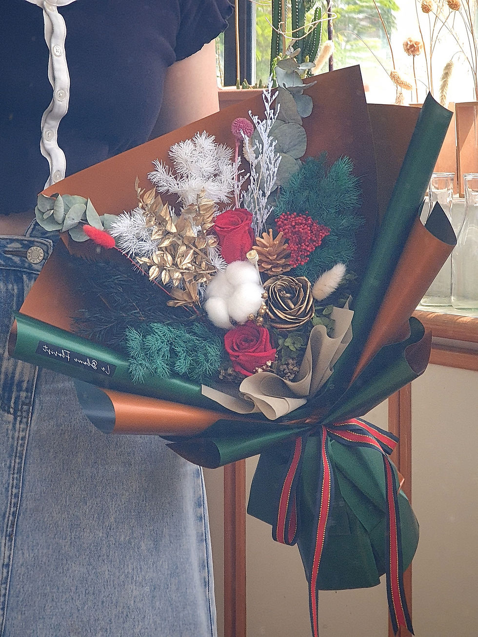 Thumbnail: Eternal Noel Bouquet