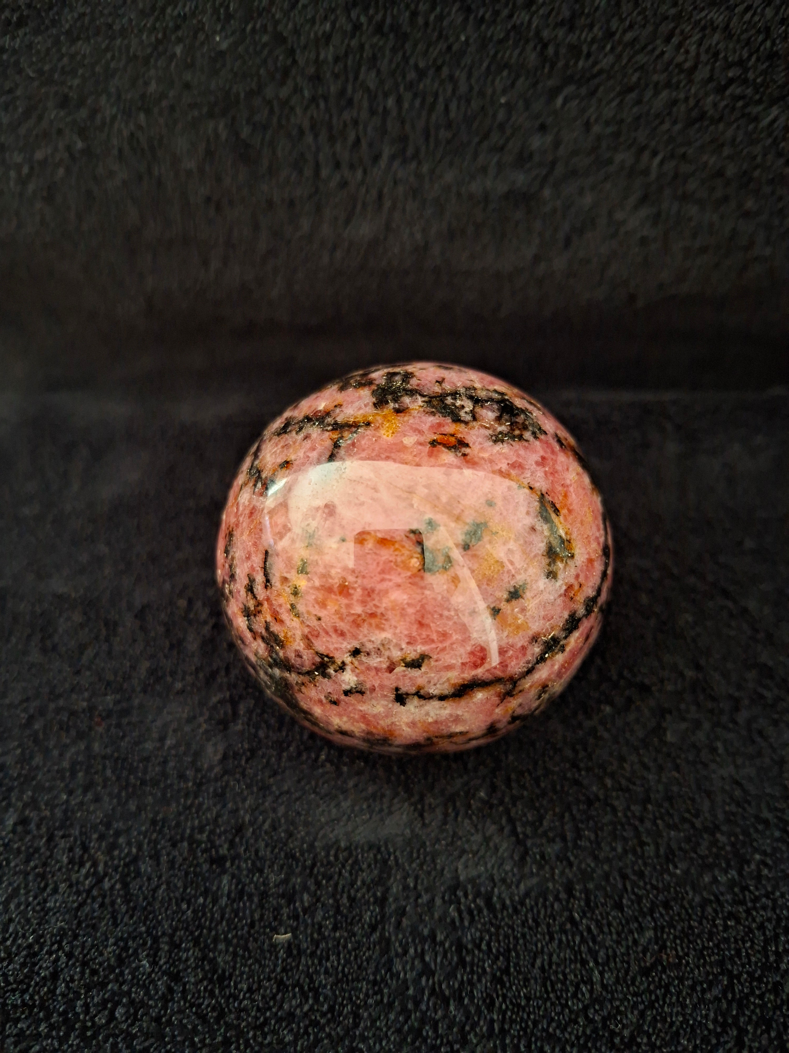 Sphère Rhodonite n°20 (0.35kg) Madagascar 