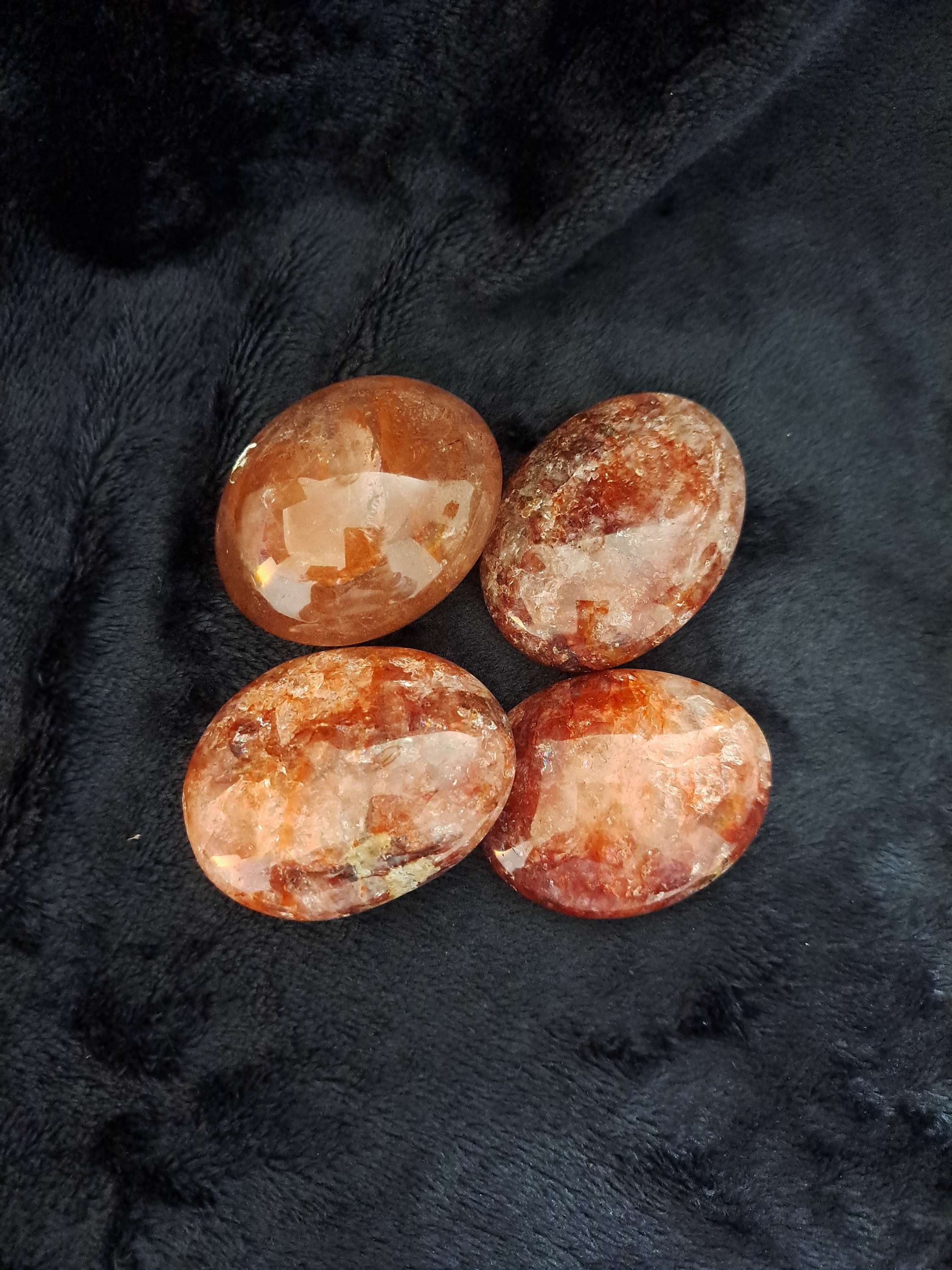 Galet Quartz Hématoïde Rouge Madagascar Divers