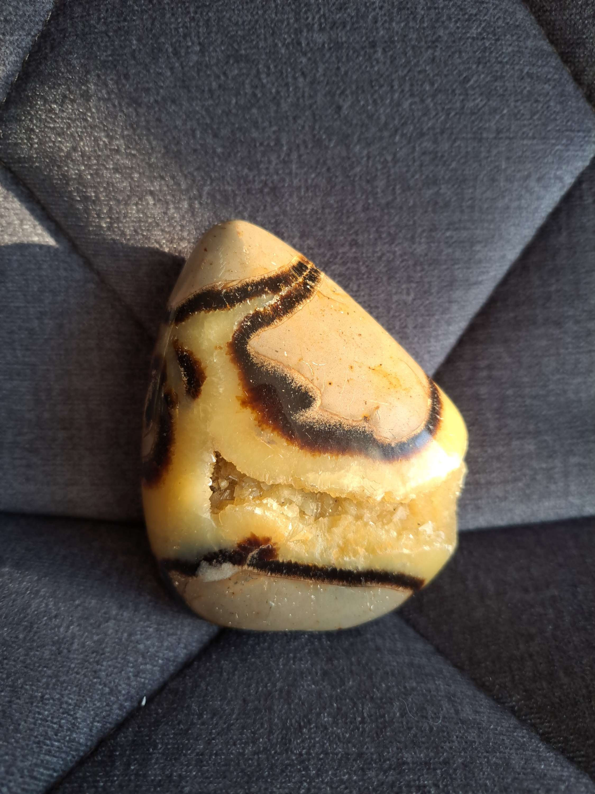 Dôme Septaria n°3 (0,25 kg) Madagascar 