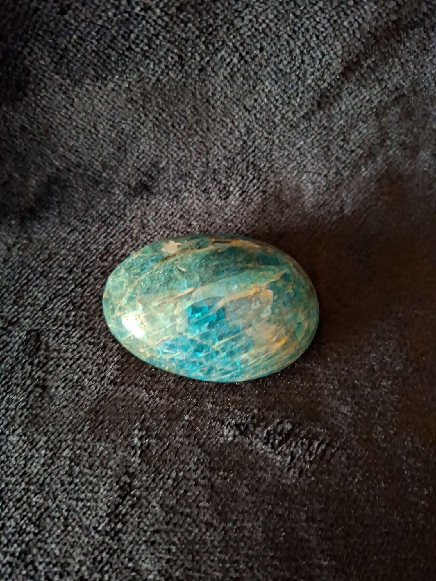 Galet Apatite xl n°3 (106gr) Madagascar 