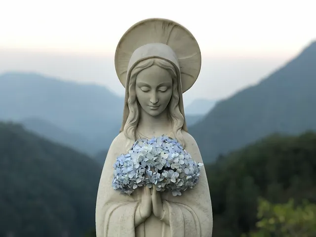 Assomption 15 août : Soin lumière et connexion avec Mère Marie