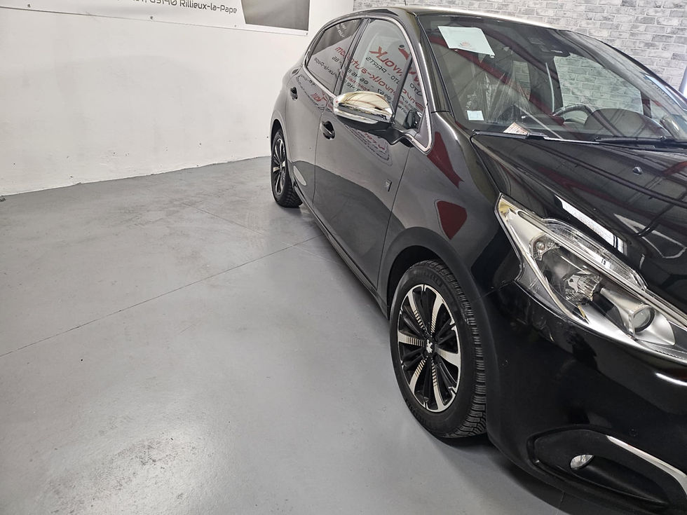Miniature : Peugeot 208 1.2 édition 2019 / 96000 km