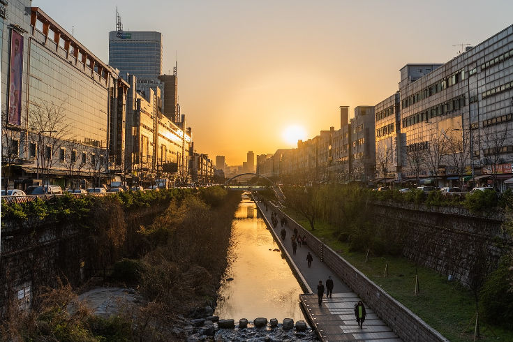Cheonggyecheong Stream Seoul at sunset