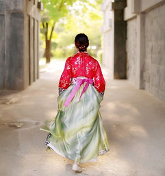 Lady in Korean Hanbok