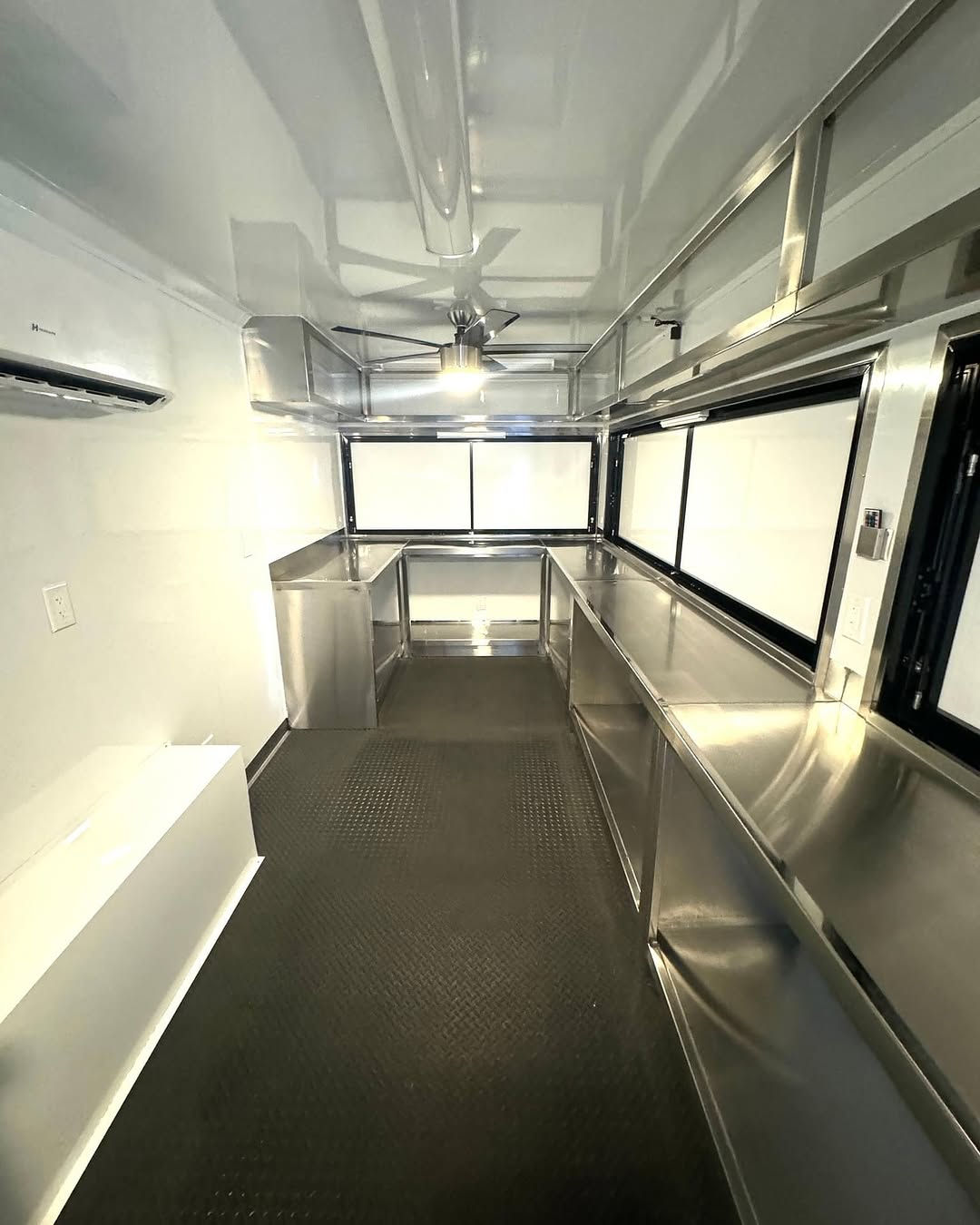12m / 40ft Container Coffee Shop / Takeaway Kiosk