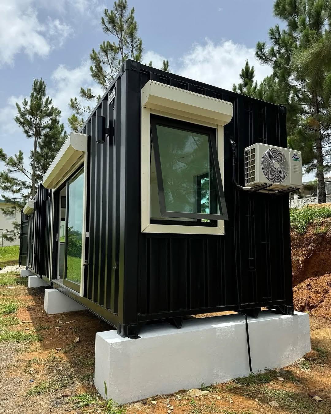 Modern Air-Conditioned Container Office / Accommodation Unit