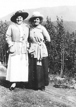 Miss Venatta Mrs Finlayson 1915