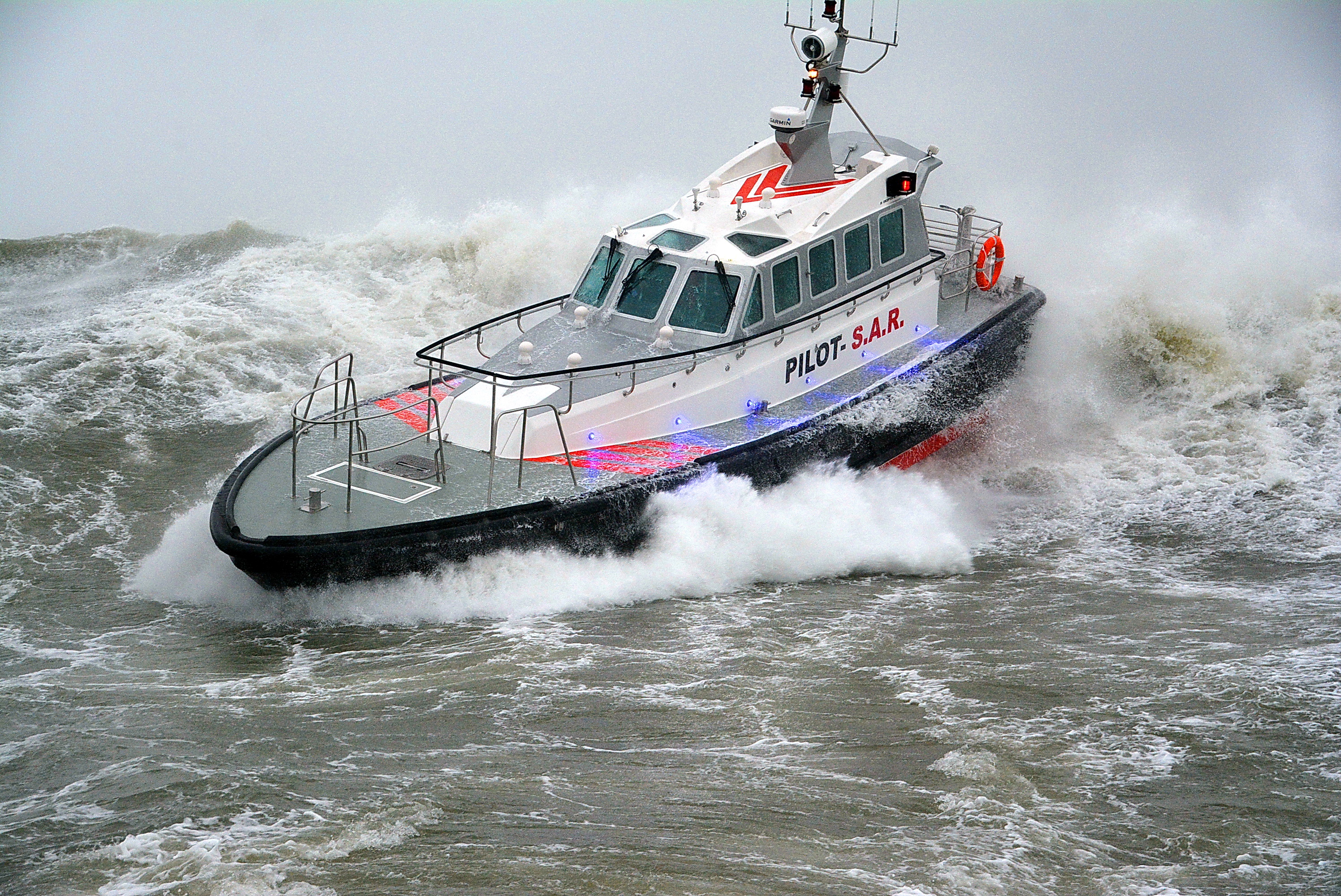 Dyson cyclone v10 motorhead. Self righting. Self righting. Защита носа feilun ft010 racing boat 2. Self righting.