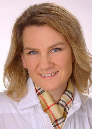 Dr. Manuela Sax