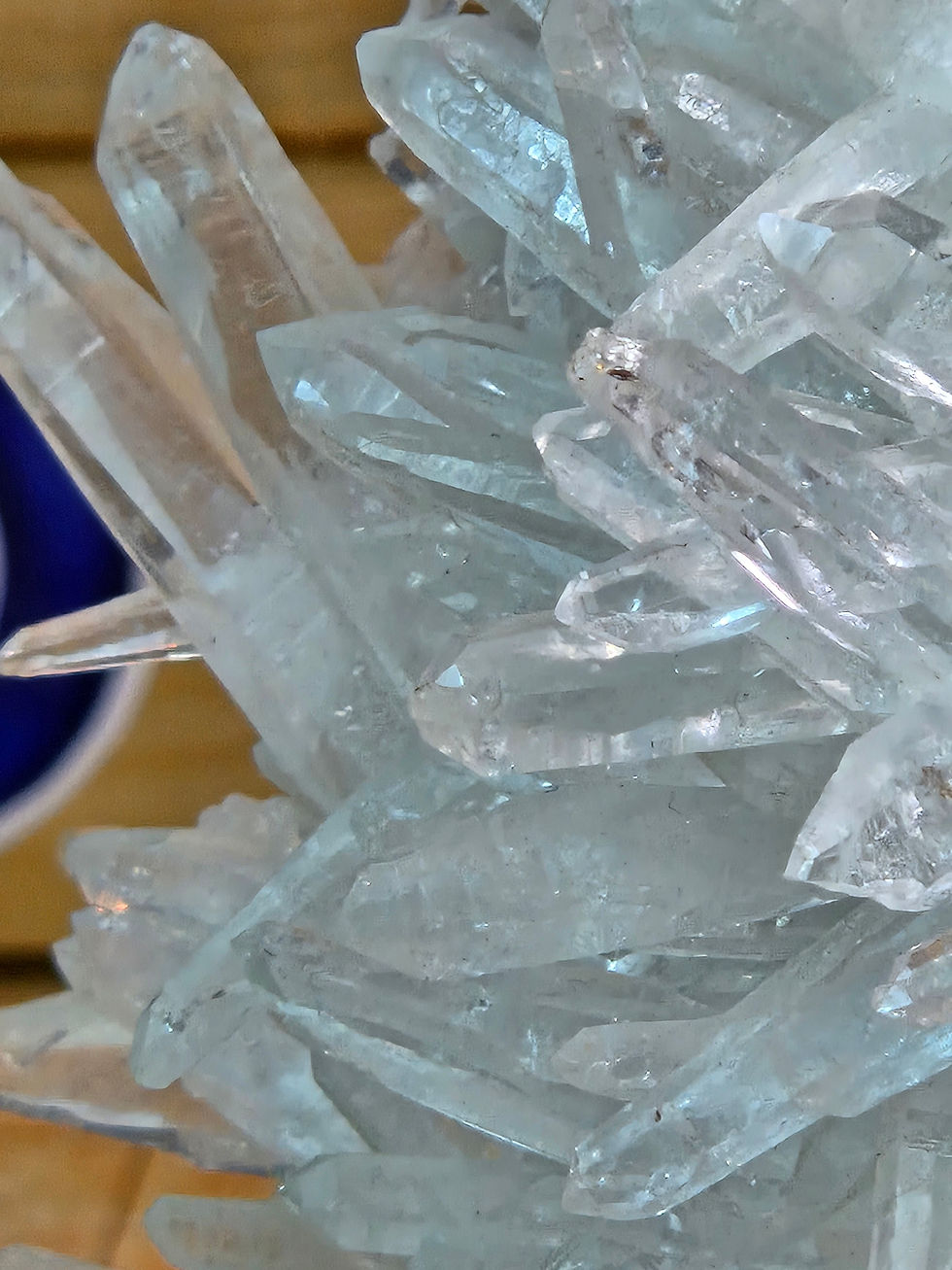 Thumbnail: Clear Quartz extra large Quartz Cluster plate with stand