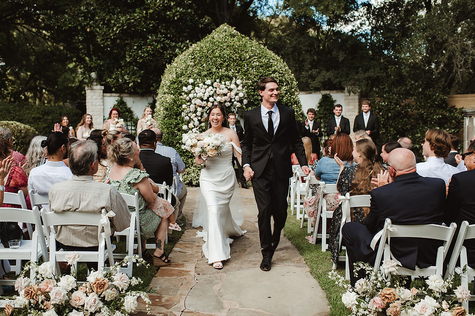 Intimate Austin wedding at The Hummingbird House captured naturally